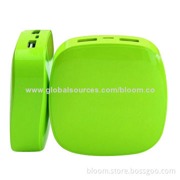 5,000mAh USB Mobile Phone Chargers with 5V/2A Output and LED Flashlight, CE/FCC/RoHS Marks
